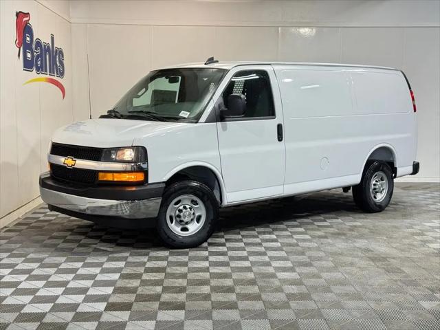 2026 Chevrolet Express Cargo Van 2500 Regular Wheelbase, WT, RWD