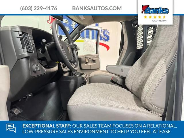2026 Chevrolet Express Cargo Van 2500 Regular Wheelbase, WT, RWD