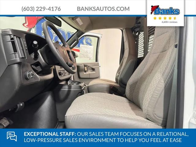 2026 Chevrolet Express Cargo Van 2500 Regular Wheelbase, WT, RWD