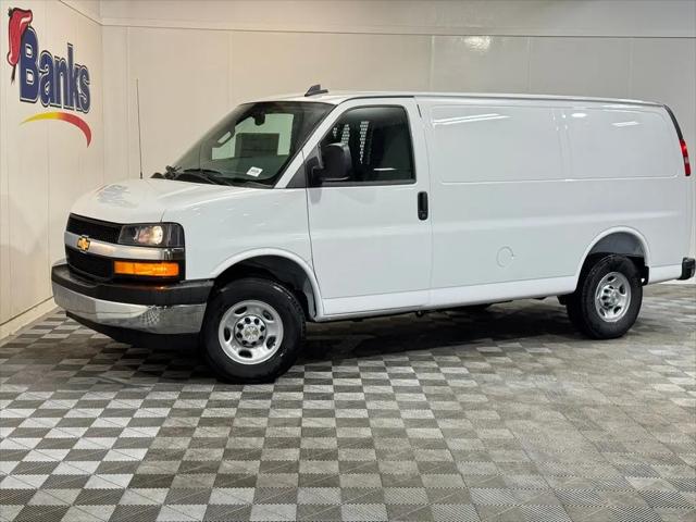 2026 Chevrolet Express Cargo Van 2500 Regular Wheelbase, WT, RWD