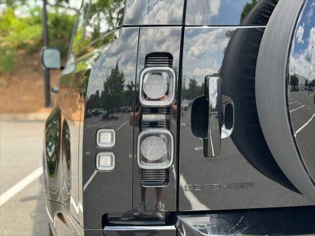 2025 Land Rover Defender 130 P500 V8