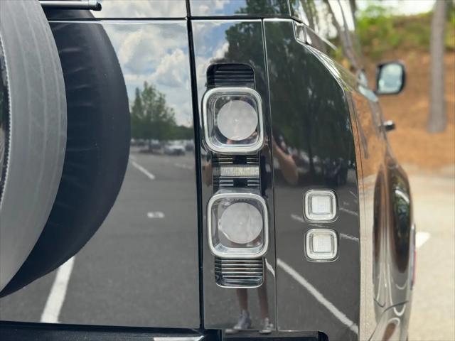 2025 Land Rover Defender 130 P500 V8