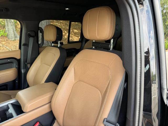 2025 Land Rover Defender 130 P500 V8