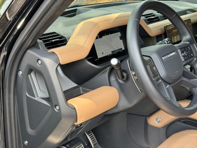 2025 Land Rover Defender 130 P500 V8