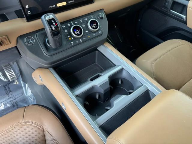 2025 Land Rover Defender 130 P500 V8