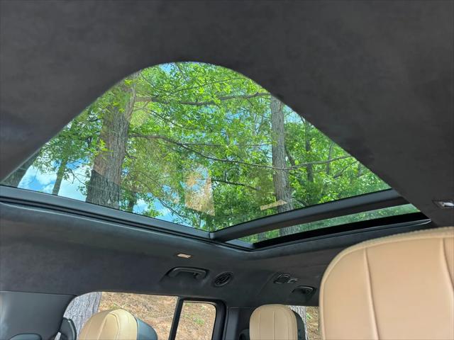 2025 Land Rover Defender 130 P500 V8
