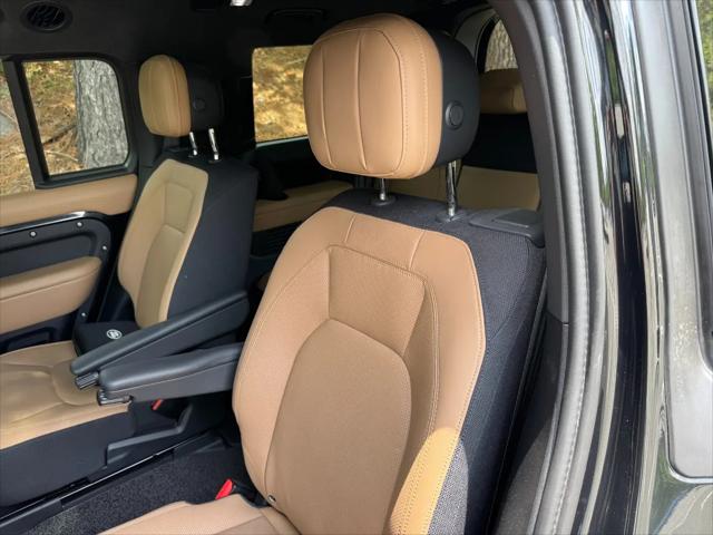 2025 Land Rover Defender 130 P500 V8