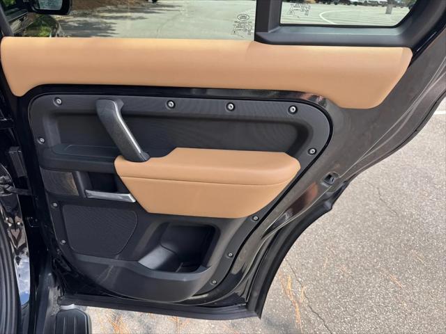 2025 Land Rover Defender 130 P500 V8