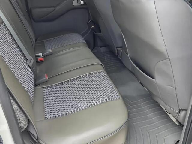 2021 Nissan Frontier Crew Cab SV 4x2
