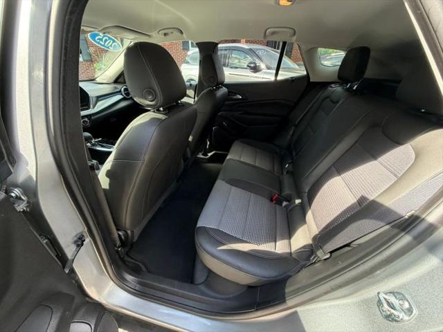 2025 Chevrolet Trax FWD LT