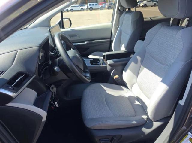 2022 Toyota Sienna LE