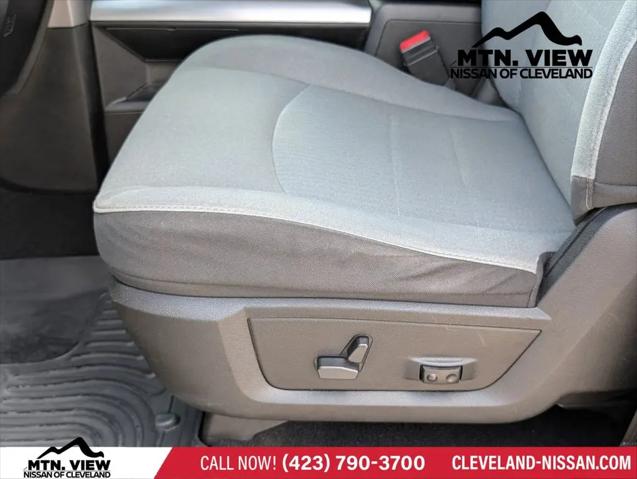 2023 Ram 1500 Classic SLT Crew Cab 4x4 5'7" Box