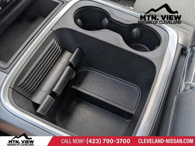 2023 Ram 1500 Classic SLT Crew Cab 4x4 5'7" Box
