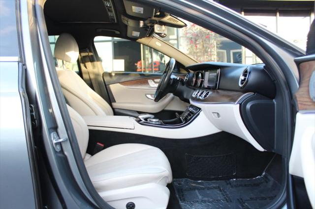 2017 Mercedes-Benz E-CLASS E 300 E 300