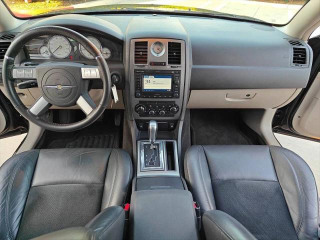 2006 Chrysler 300 SRT8