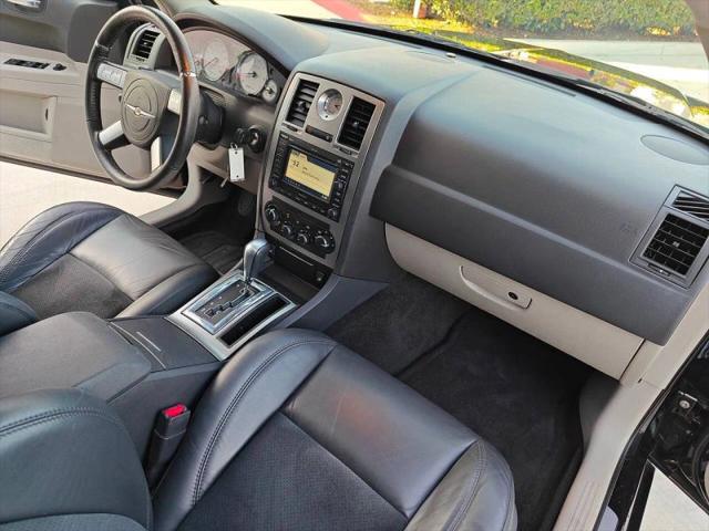 2006 Chrysler 300 SRT8