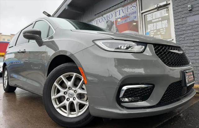 2022 Chrysler Pacifica Touring L for sale in Arlington, VA