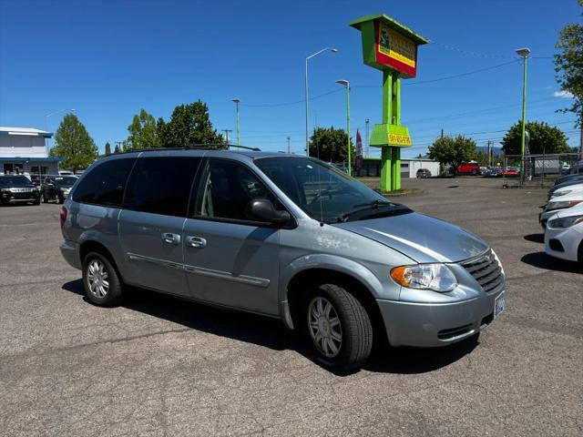 2006 Chrysler Town & Country Touring for sale in Eugene, OR