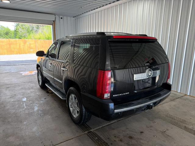 2007 Cadillac Escalade Standard
