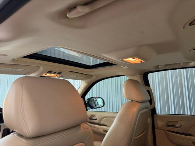 2007 Cadillac Escalade Standard