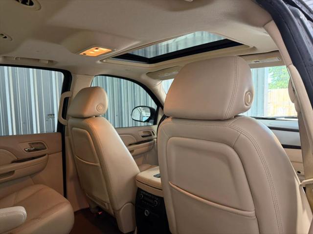 2007 Cadillac Escalade Standard