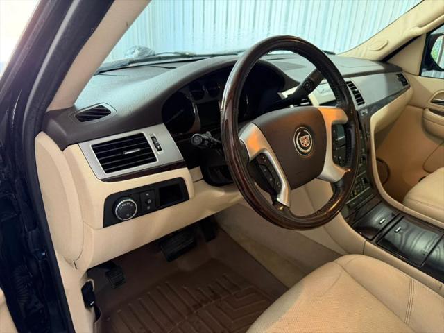 2007 Cadillac Escalade Standard