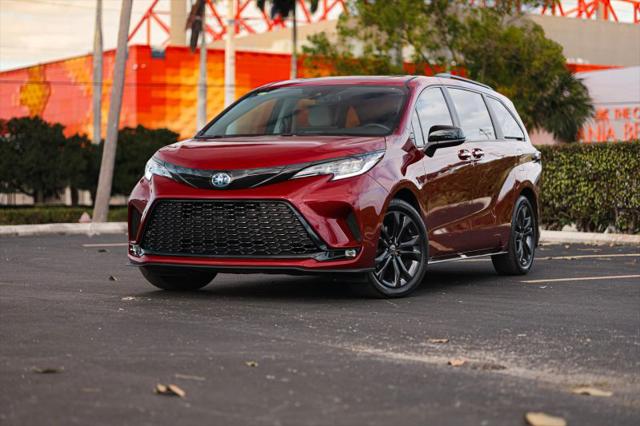 2025 Toyota Sienna XSE for sale in Hollywood, FL