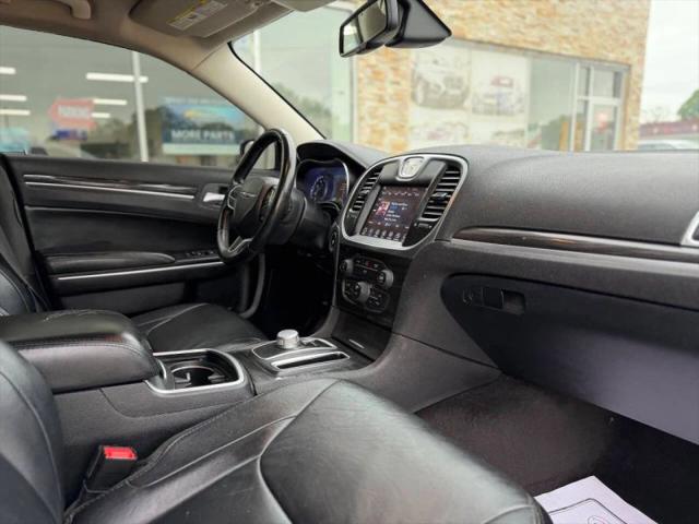 2017 Chrysler 300 Limited