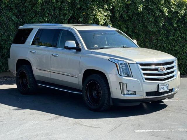 2017 Cadillac Escalade Luxury