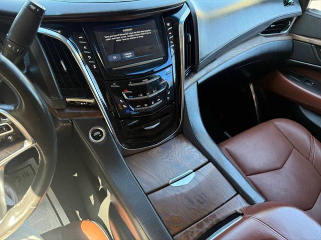 2017 Cadillac Escalade Luxury