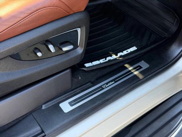 2017 Cadillac Escalade Luxury