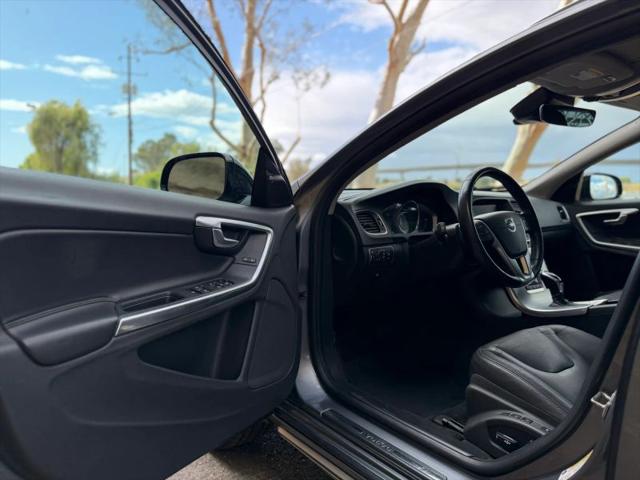 2018 Volvo V60 Cross Country T5