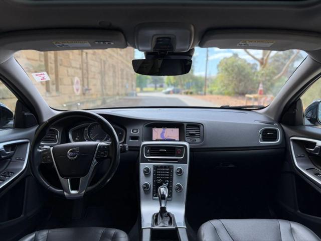 2018 Volvo V60 Cross Country T5