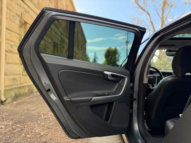 2018 Volvo V60 Cross Country T5