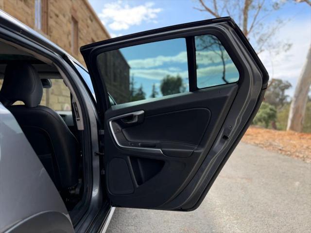 2018 Volvo V60 Cross Country T5