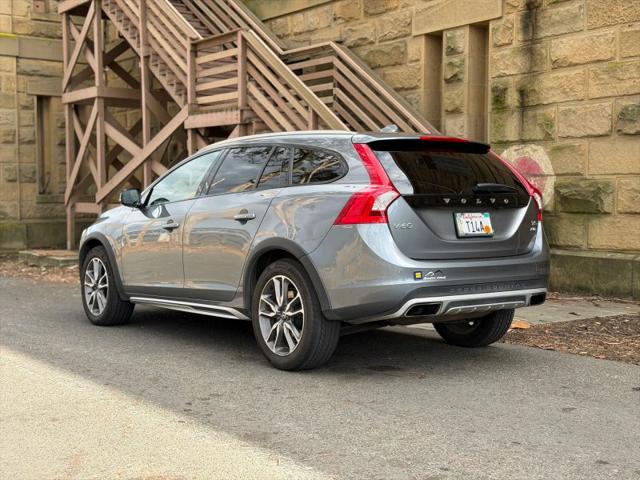 2018 Volvo V60 Cross Country T5