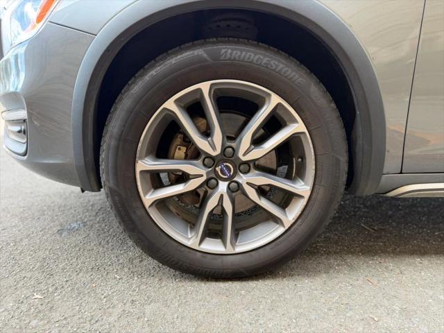 2018 Volvo V60 Cross Country T5