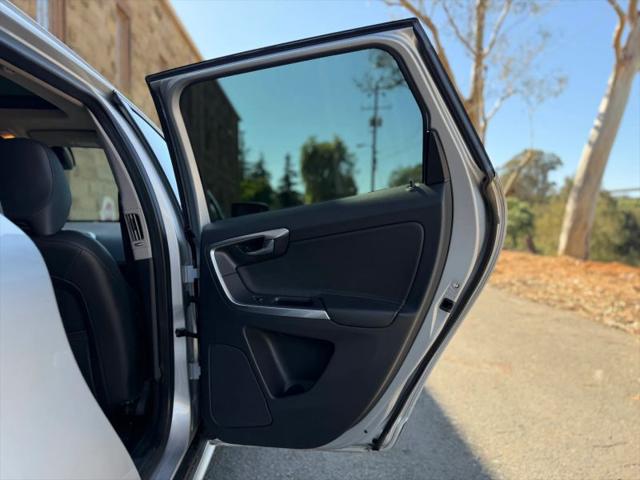 2016 Volvo XC60 T5 Premier