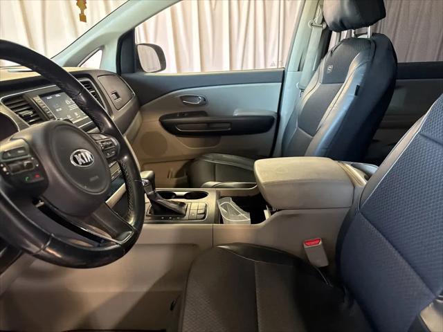2017 Kia Sedona LX