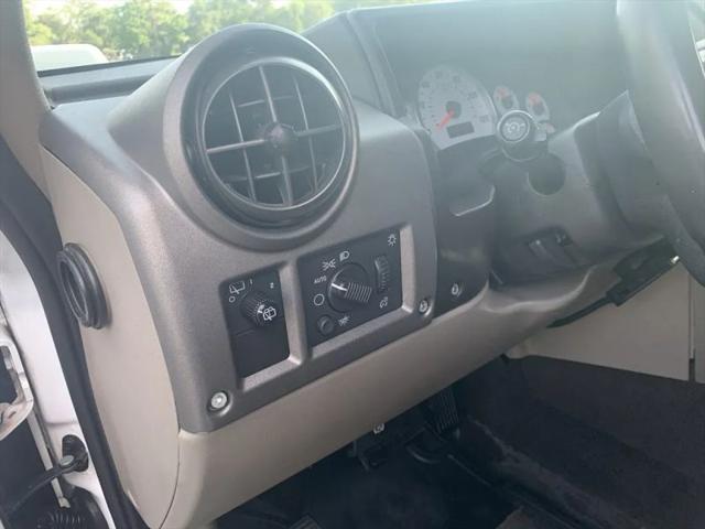2004 HUMMER H2 Base