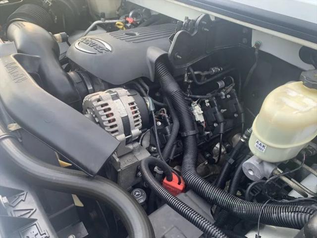 2004 HUMMER H2 Base