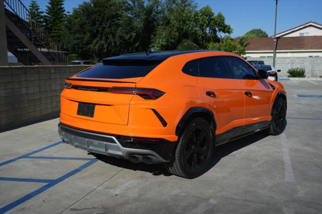 2020 Lamborghini Urus Base