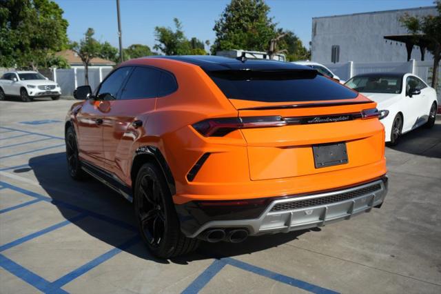 2020 Lamborghini Urus Base