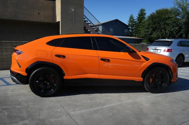 2020 Lamborghini Urus Base