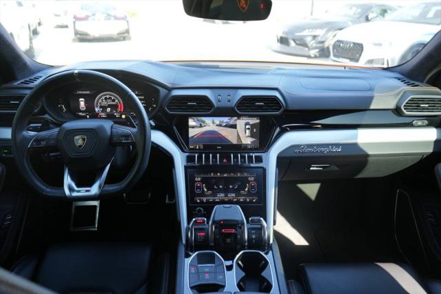 2020 Lamborghini Urus Base