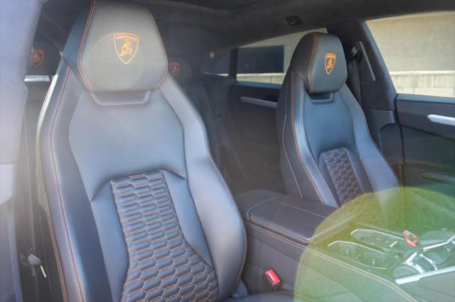 2020 Lamborghini Urus Base