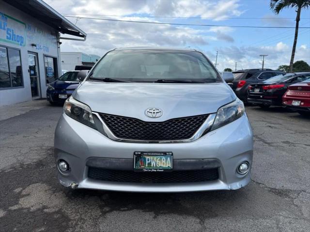 2014 Toyota Sienna SE 8 Passenger