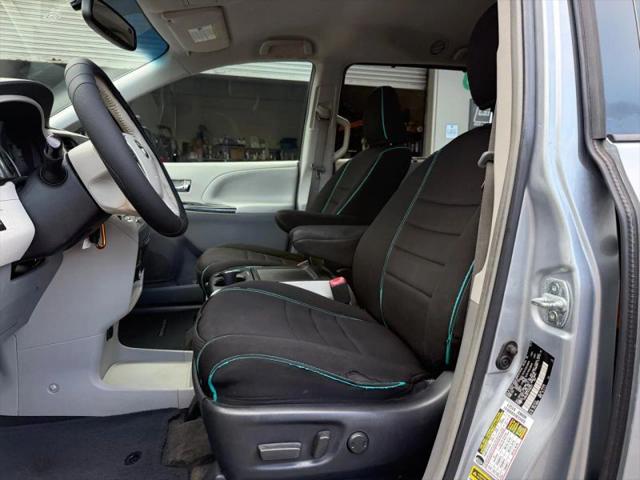 2014 Toyota Sienna SE 8 Passenger