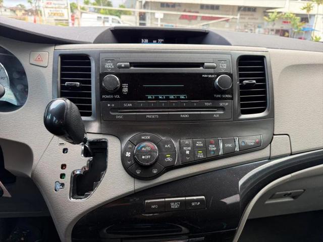 2014 Toyota Sienna SE 8 Passenger