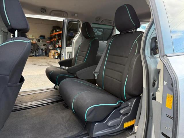 2014 Toyota Sienna SE 8 Passenger
